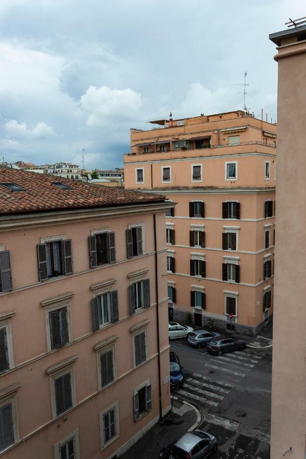 Colosseo Apartments And Rooms - Rome City Centre Eksteriør bilde